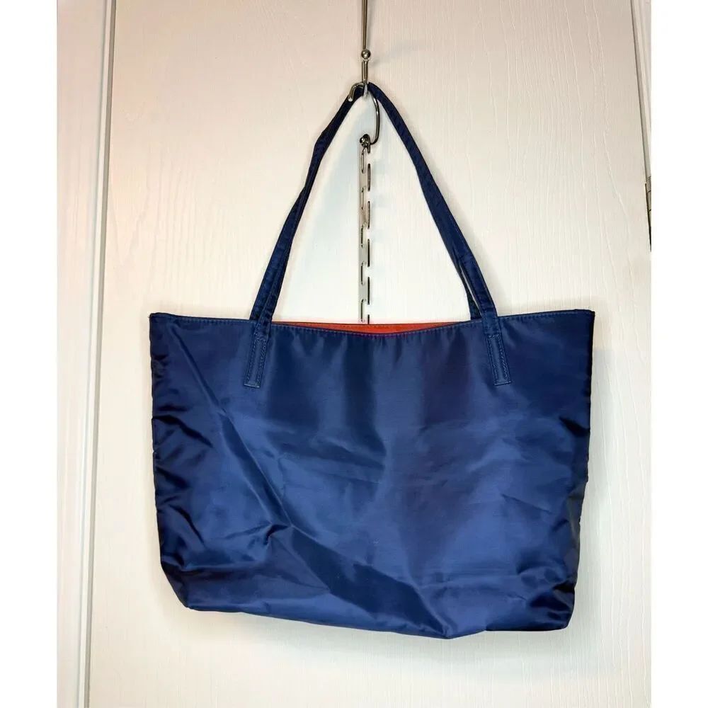 Avon tote  - Picture 2 of 2